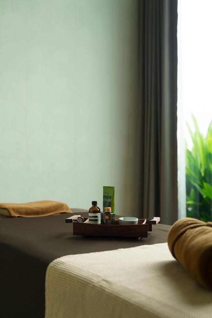 Cascade Hotel Bangkok Bagian luar foto